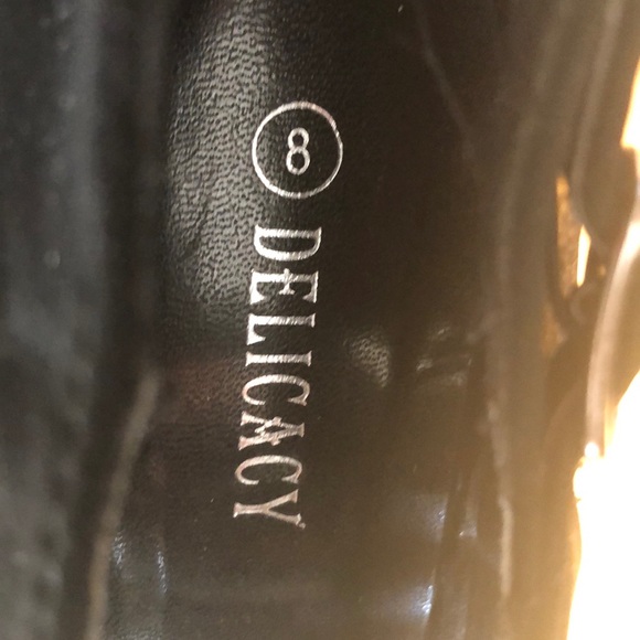 Heels - Picture 5 of 5